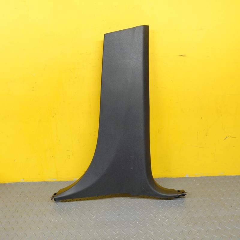 2017-2023 CHEVROLET BOLT EV RIGHT SIDE B PILLAR LOWER TRIM COVER PANEL 42574007