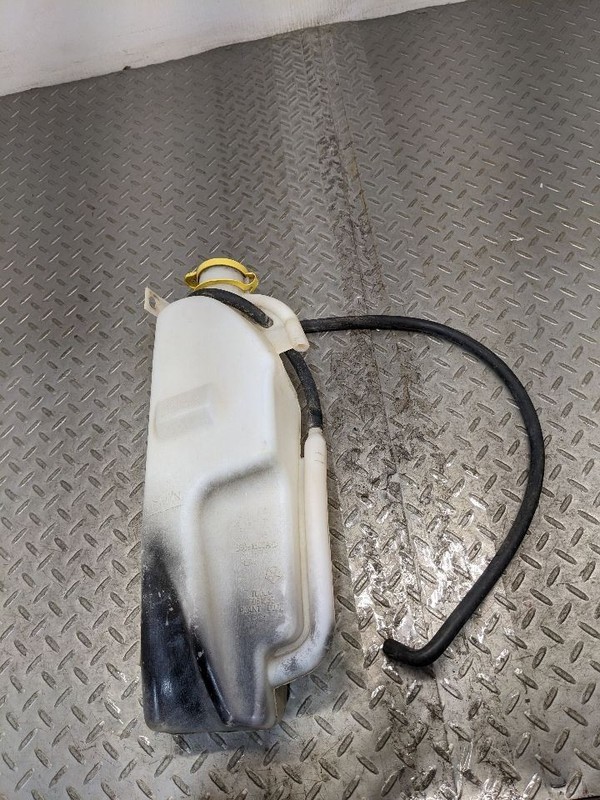 Coolant Reservoir LHD VIN W 6th Digit Jk Body Fits 12-18 WRANGLER 1106924