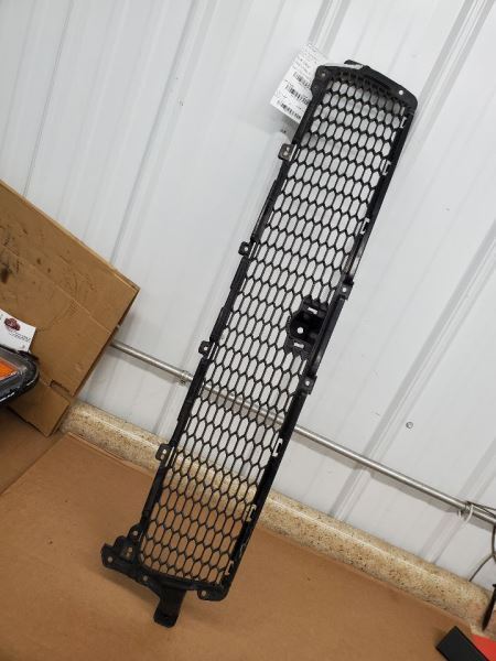 OUTLANDER 2013 Grille 279870
