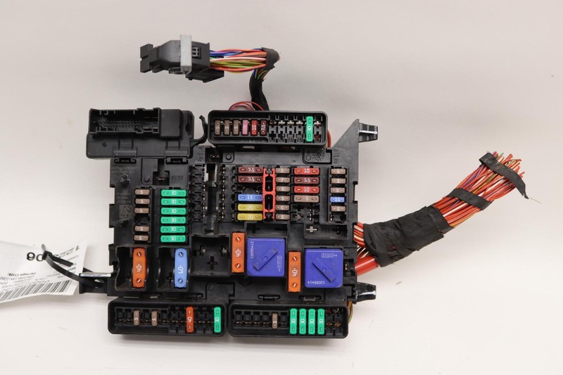 2020-2021 BMW M235I F44 ENGINE POWER DISTRIBUTION JUNCTION FUSE BOX BLOCK OEM