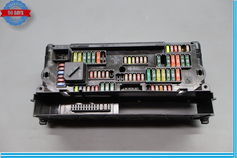 11-16 BMW 528i 550I 535i xDrive Front Power Distribution Fuse Box 9234421 Oem