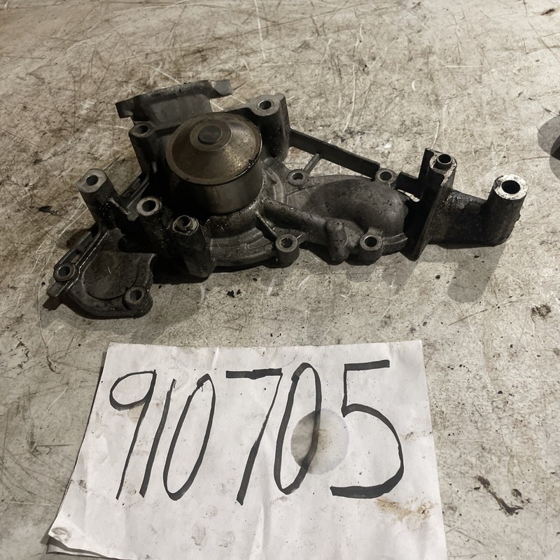 95-97 Lexus LS400 WATER PUMP Housing 4.0L
