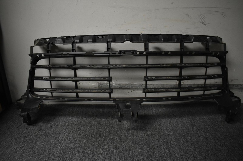 2019-2020 PORSCHE CAYENNE S FRONT GRILLE FACTORY OEM