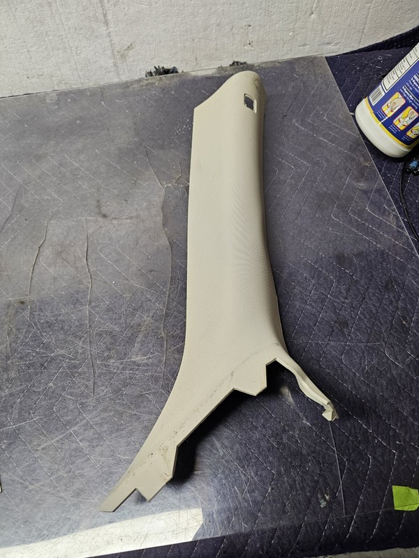 2014 JEEP PATRIOT FRONT RIGHT A PILLAR TRIM OEM