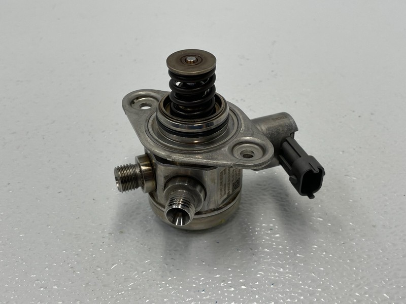 15 16 17 Jaguar F Type X152 Engine Mounted High Pressure Fuel Pump 3.0L 1447 OEM