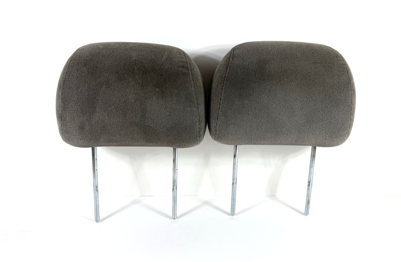 2000-2006 Silverado Sierra Tahoe Suburban Front Headrests Pair Gray Cloth OEM