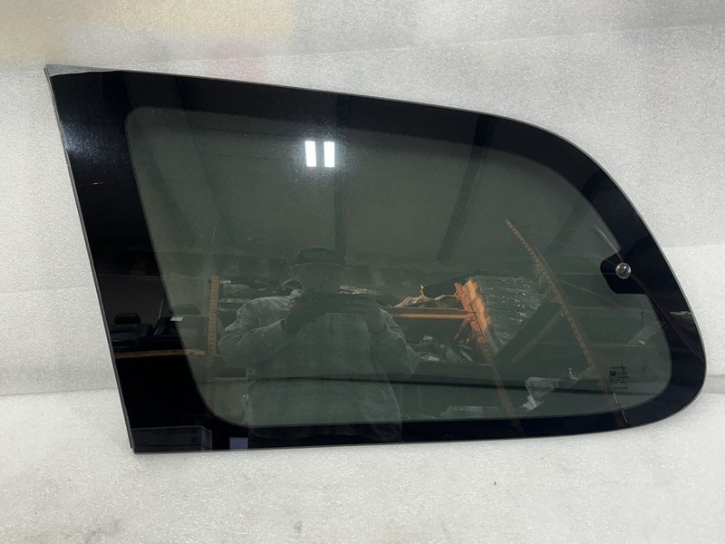 1998-2003 TOYOTA SIENNA LEFT DRIVER SIDE REAR QUARTER GLASS WINDOW