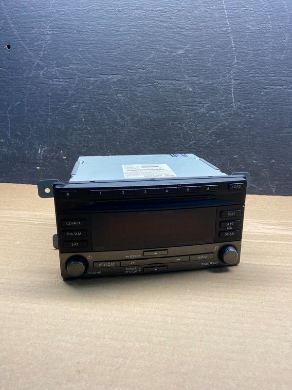 2009 to 2013 Subaru Forester Radio CD Player AUX AM/FM OEM AE4562 DG