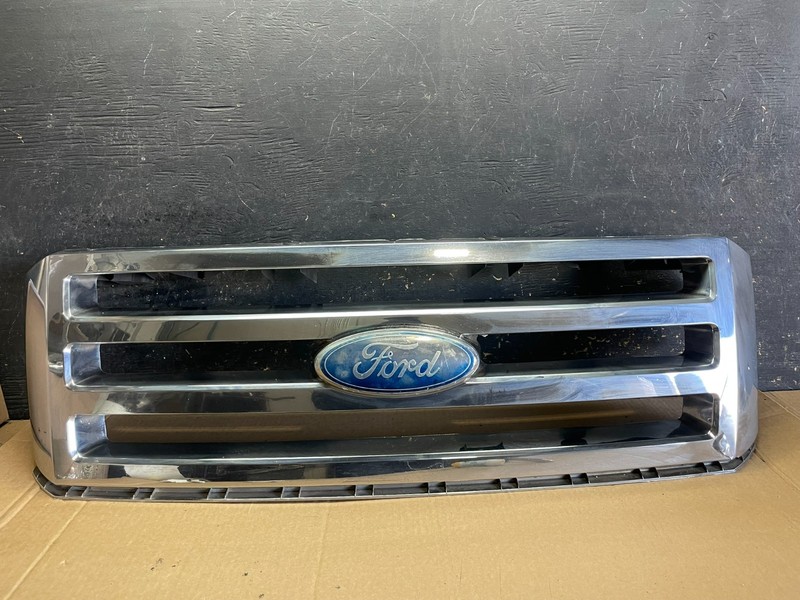 2007 to 2014 Ford Expedition Front Upper Chrome Grill Grille Oem AB2962 DG
