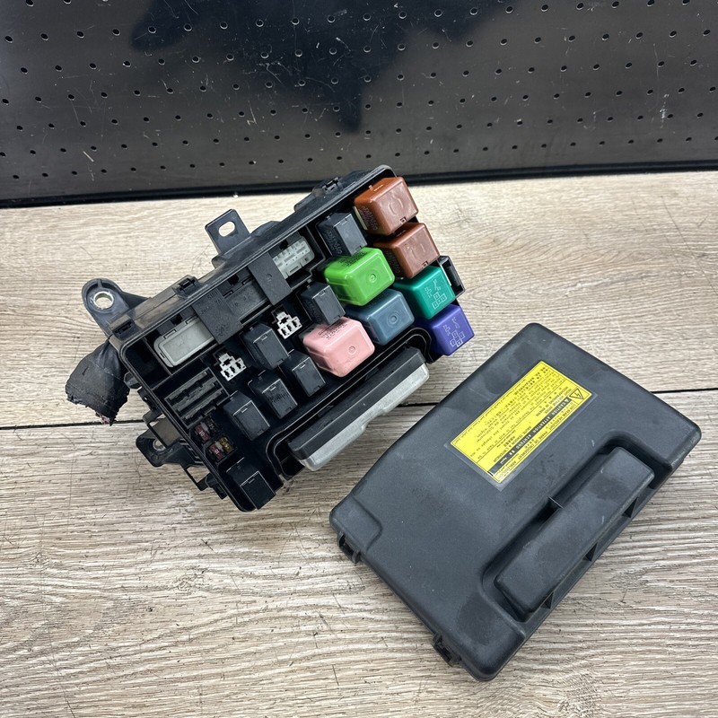 2002 Lexus SC430 3UZ-FE Under Hood Fuse Box Relay OEM Tested!