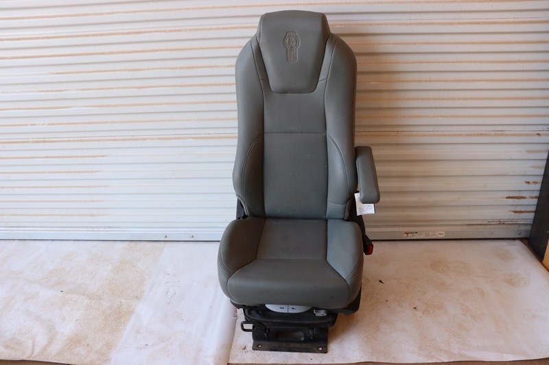 2017-2022 KENWORTH T680 RIGHT PASSENGER SIDE AIR RIDE SEAT OEM