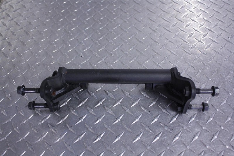 11 KAWASAKI VN 1700 J VULCAN FRONT ENGINE MOTOR MOUNT BRACKET OEM VN1700