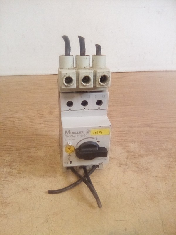 Moeller PKZM0-16-SC Motor Starter W/Eaton BK25/3-PKZ0-E Connector