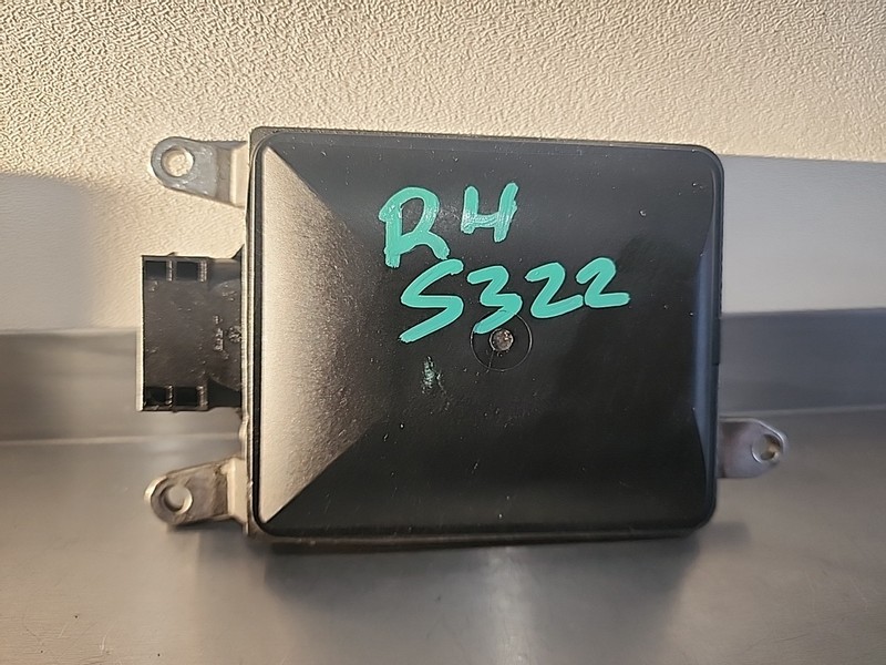 RH 2015 2016 2017 Kia K900 Rear Right Blind Spot Radar Sensor OEM 95821-3T000