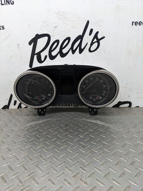 2013 Grand Cherokee Instrument Gauge Cluster Speedometer 1042011