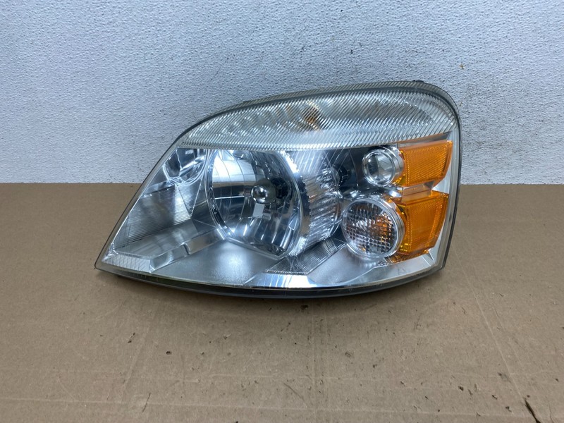 2004 - 2007 Ford Freestar Left Driver LH Side Headlight Halogen OEM AE5976 DW