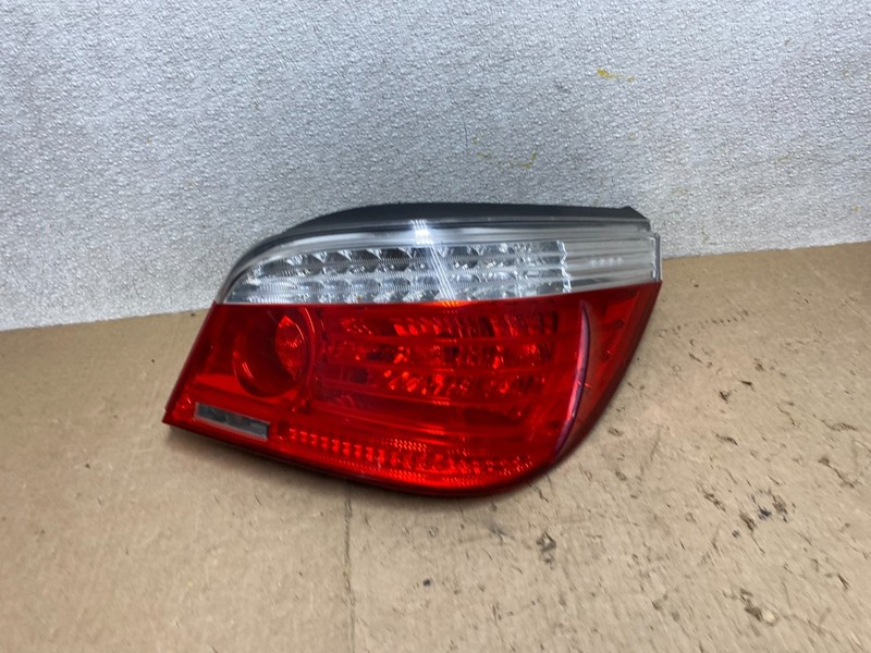 2008 2009 2010 BMW 5 525i 530i Right Passenger Rh Tail Side Light Oem W9407 DW