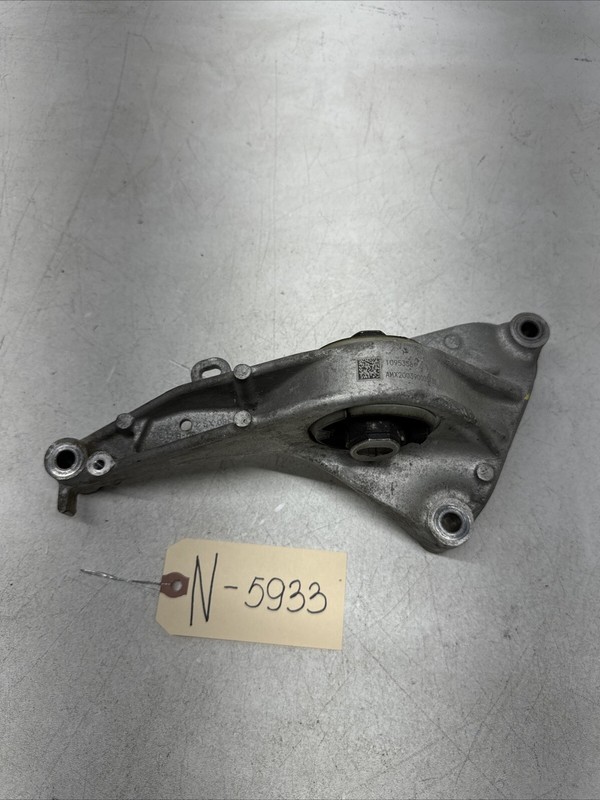 2020-2022 TESLA MODEL Y FRONT DRIVE UNIT MOUNT BRACKET SUPPORT 5933 S23