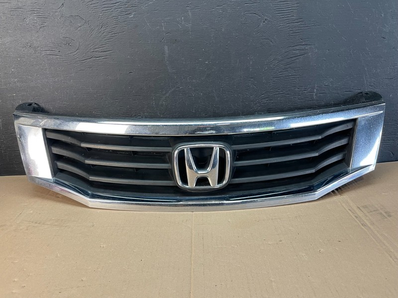 2008 2009 2010 Honda Accord Sedan Front Upper Grill Grille Aftermarket AD8405 DG
