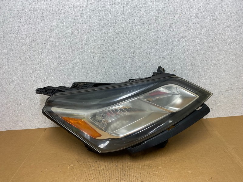2013-2017 Chevrolet Traverse Right Passenger Side Halogen Headlight AE0553 DW