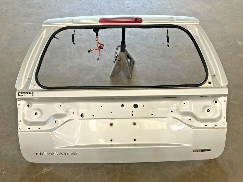 ⭐2015-2017 LINCOLN NAVIGATOR REAR TAILGATE LIFTGATE TRUNK SILVER OEM LOT2599