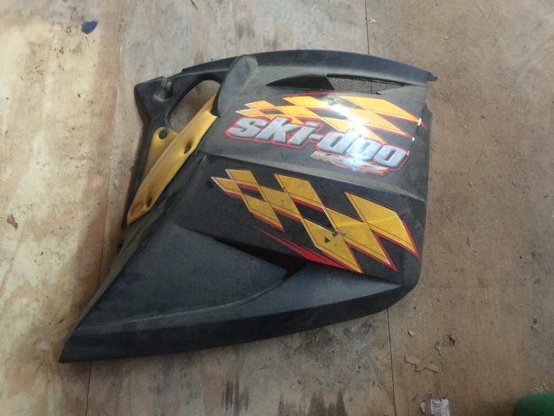 Ski-doo REV MXZ Lefthand Body Panel & Airbox 517302802 2003-2007