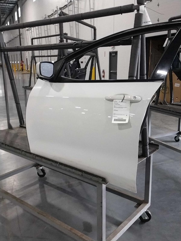 2015 Dodge Dart Front Left Door White OEM Used 84000 Miles NJ25-18297-455976
