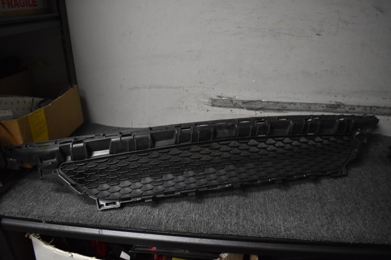 2019-2023 MERCEDES BENZ C300 4MATIC FRONT LOWER GRILLE FACTORY OEM