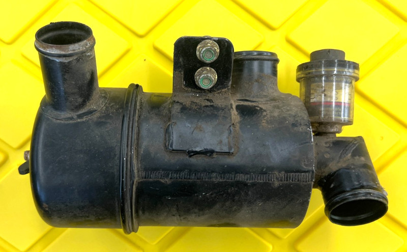 JOHN DEERE F910 F912 F932 F935 M89677 AIR FILTER HOUSING