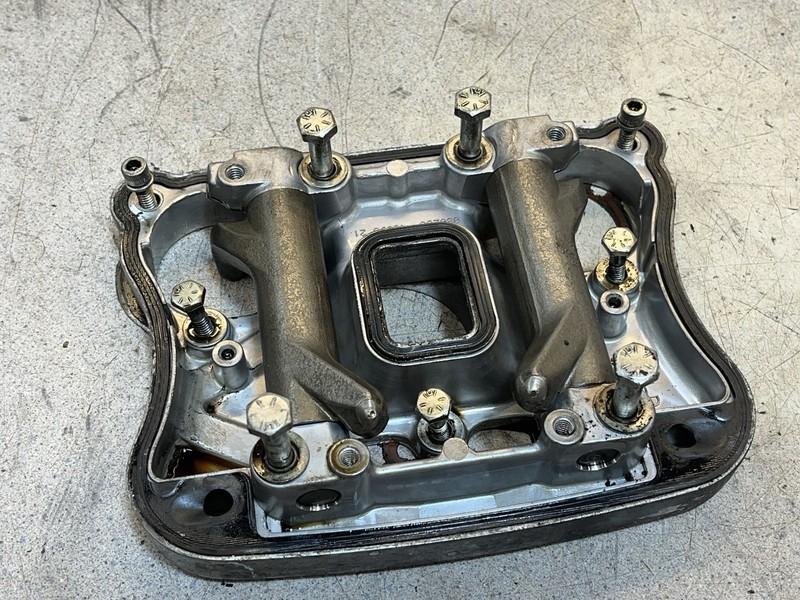 96 Harley Davidson XL 1200 Sportster Rear Cylinder Rocker Box 17579-95B XL1200