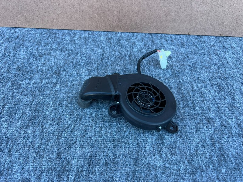 GENESIS GV70 2022-2026 OEM FRONT LEFT DRIVER SEAT LOWER HEAT AC BLOWER MOTOR