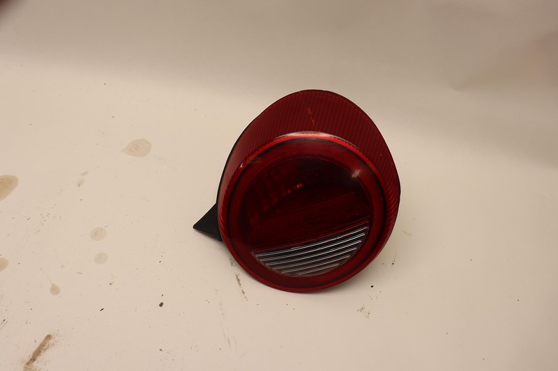 2002-2005 FORD THUNDERBIRD REAR RIGHT SIDE LIGHT TAILLIGHT ASSEMBLY OEM