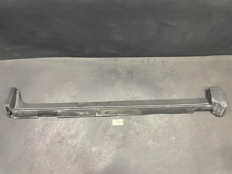 Right Rocker Panel Molding 2019 Chevrolet Equinox 84167855 2018 2020 2021 - 2024