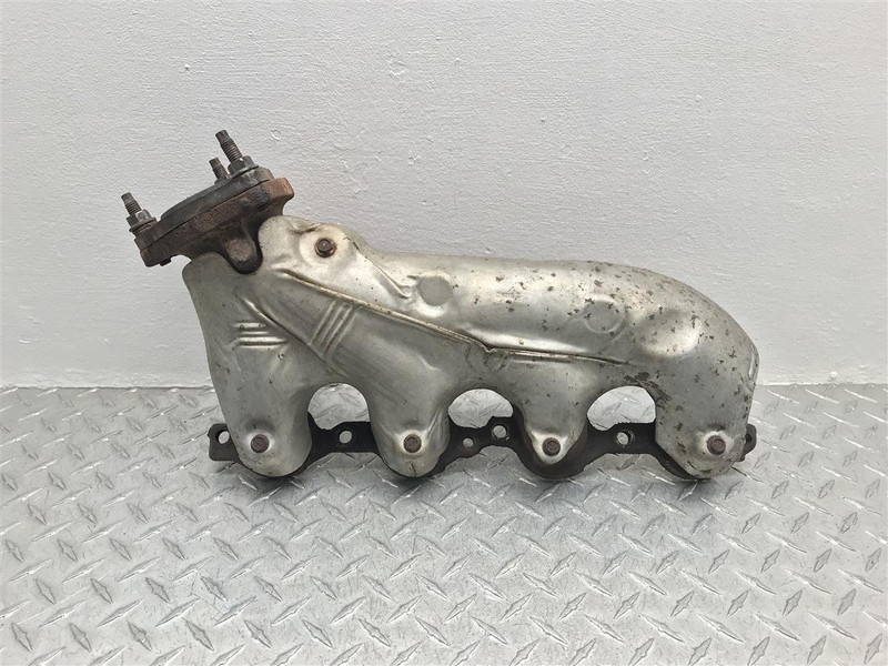 2000 - 2006 TAHOE YUKON SIERRA SILVERADO 5.3L DRIVER EXHAUST MANIFOLD OEM