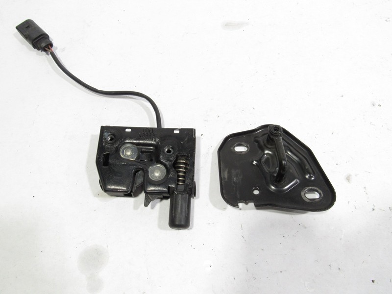 10-18 Audi A7 C7 2018 Front Hood Bonnet Safety Lock Latch W/ Bracket ;