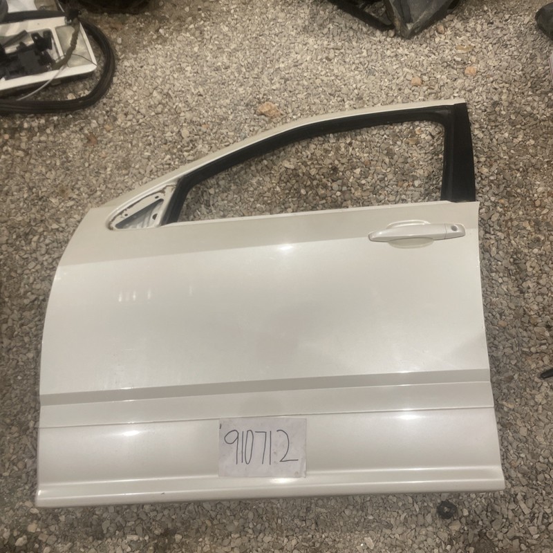 04-06 Cadillac SRX Driver Left Front DoorShell