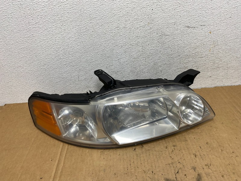 Sedan 2000 2001 Nissan Altima Headlight Right Passenger RH OEM AD3176 DW