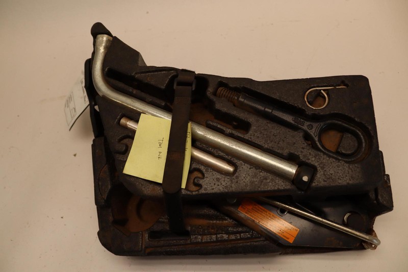 2010-2013 AUDI Q7 EMERGENCY SPARE LIFT JACK WRENCH HOOK TOOL KIT SET OEM