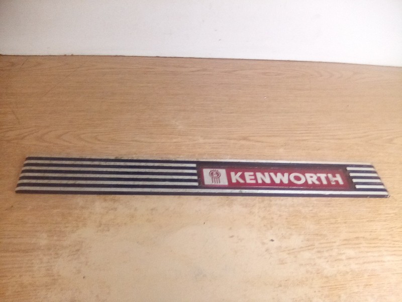 Kenworth W900 Door Sill Plate 1685-001