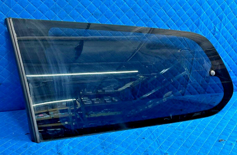 2006-2010 KIA SEDONAREAR RIGHT PASSENGER SIDE QUARTER GLASS