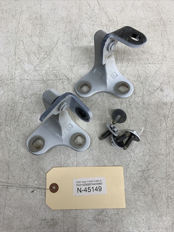 2026 Tesla Model Y Front Right Passenger Side Door Set Hinge White OEM 45149 B84
