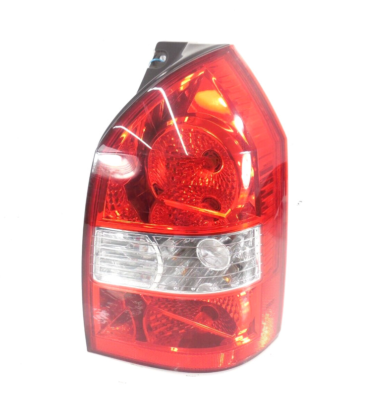 2005-2009 Hyundai Tucson Quarter Panel Mounted Tail Light Passenger Right OEM