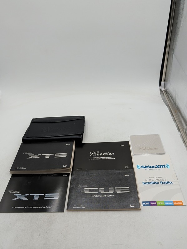 2014 Cadillac XTS owner's manual & case CUE
