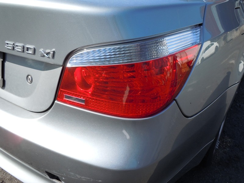 2004-2007 BMW 530i Quarter Panel Mounted Tail Light Lamp Passenger Right