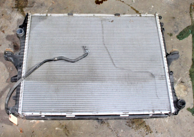 2003-2010 Porsche Cayenne Radiator Engine Cooling System Assembly OEM 7L0121253A