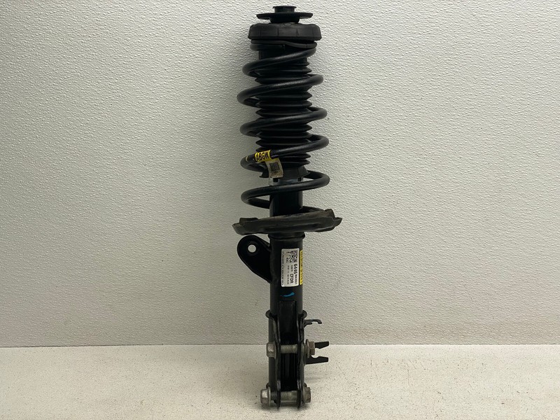 17-19 BUICK ENCORE FRONT RIGHT PASSENGER SIDE SHOCK STRUT ABSORBER OEM LOT677