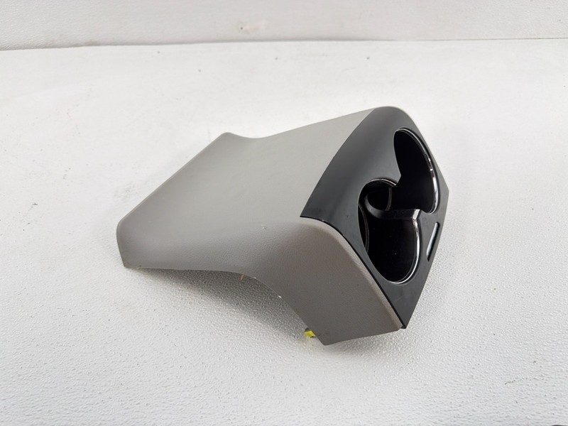 15-20 TOYOTA SIENNA CENTER CONSOLE REAR END CAP WITH CUP HOLDERS OEM