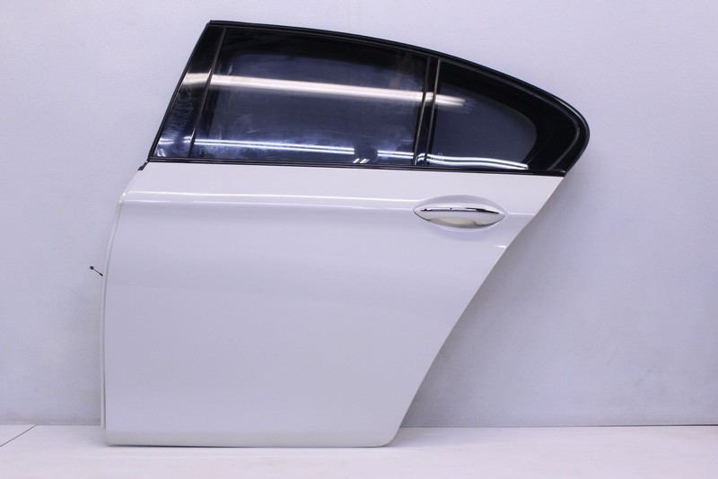 BMW 550I F10 11 - 16 REAR DRIVER DOOR ASSEMBLY SUNSHADE OPTION ALPINE WHITE 300
