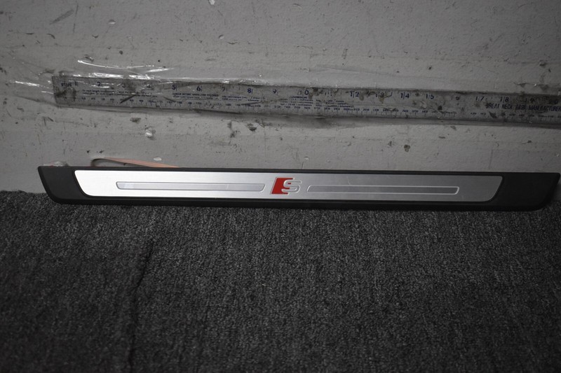2017-2019 AUDI A4 SUFF PLATES FACTORY OEM