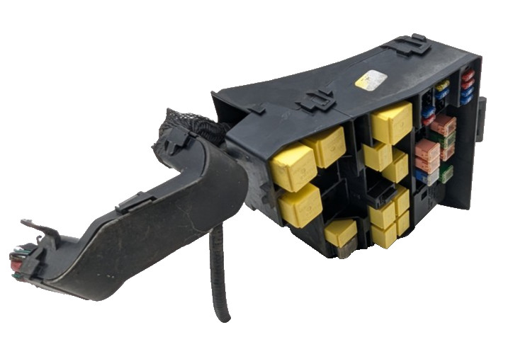 2000-2002 JAGUAR S-TYPE 3.0L FUSE RELAY BOX